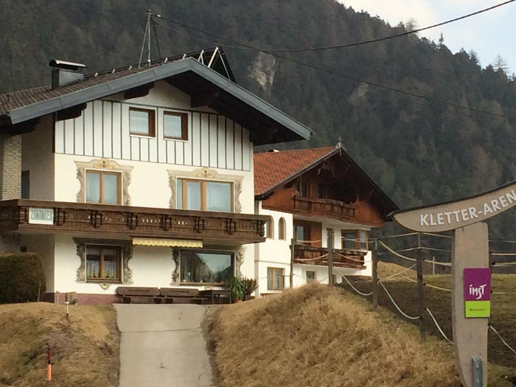 Haus Scholl Bed & Breakfast Nassereith Exterior photo