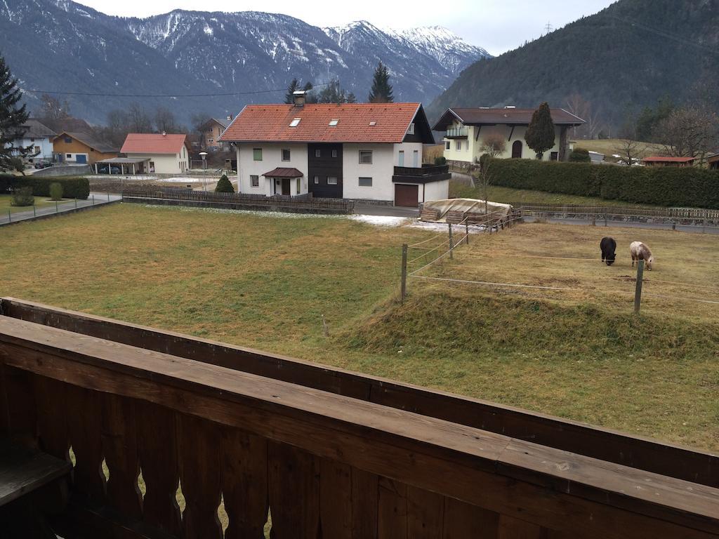 Haus Scholl Bed & Breakfast Nassereith Exterior photo