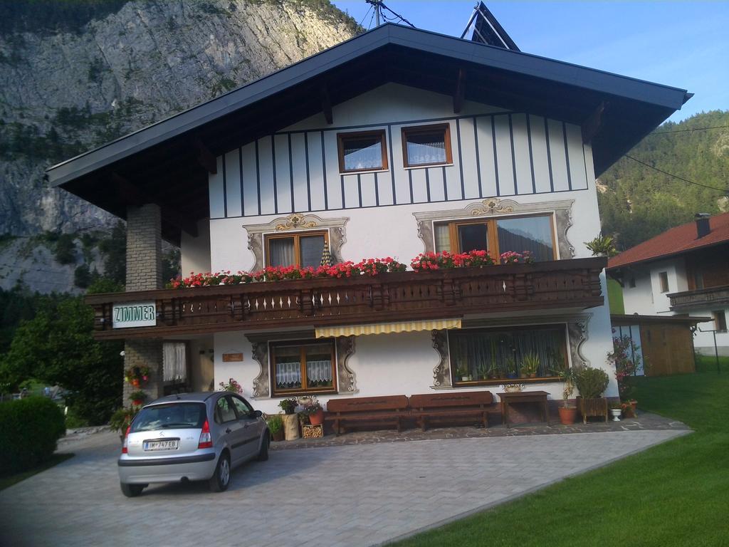 Haus Scholl Bed & Breakfast Nassereith Exterior photo